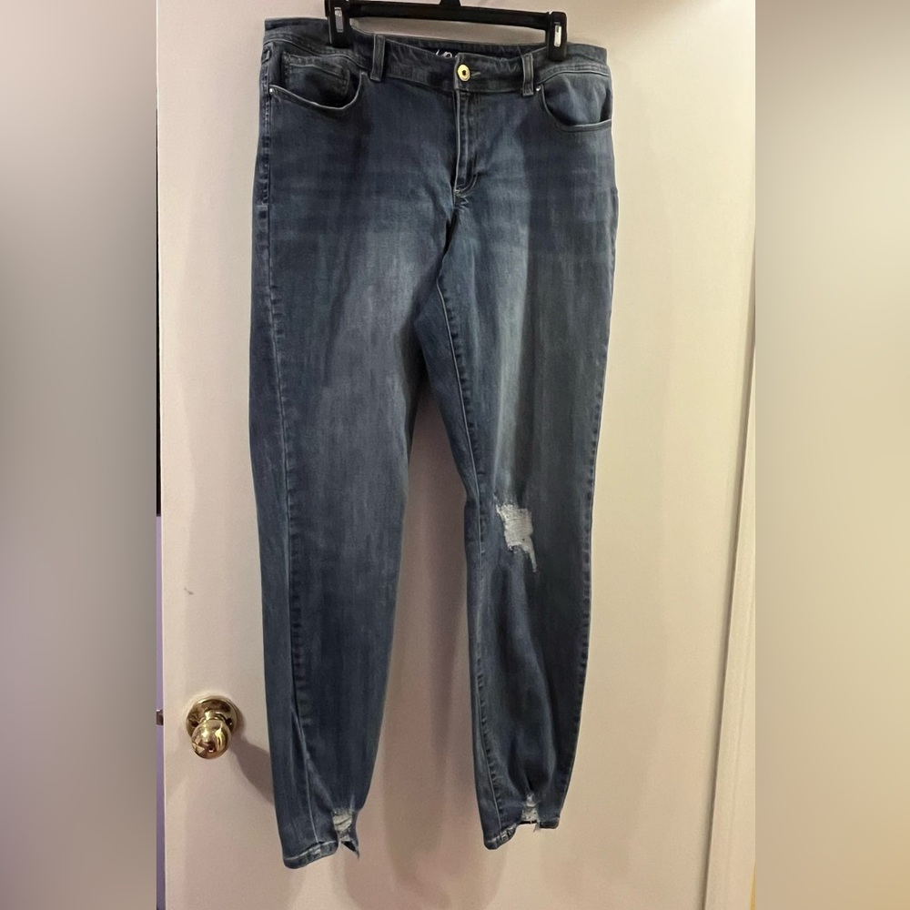 INC Skinny leg jeans. Size 14L. EUC